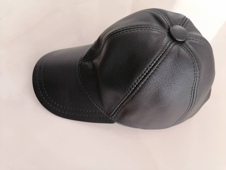 کلاه نقابدار چرم عالی دارای ریگلاژ تنظیم سایز قابل استفاده از سن ۱۲ سال به بالا تن شیک