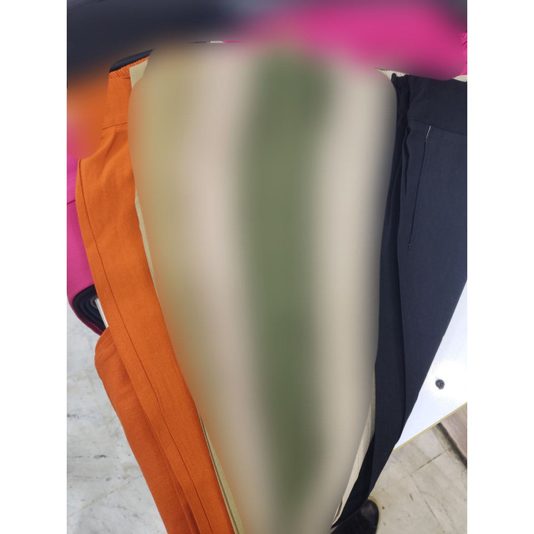 کد 0213 شلوار مام فیت لینن پشت کمر کشی دارای دکمه و زیپ فری سایز ۳۶ تا ۴۲ تن شیک