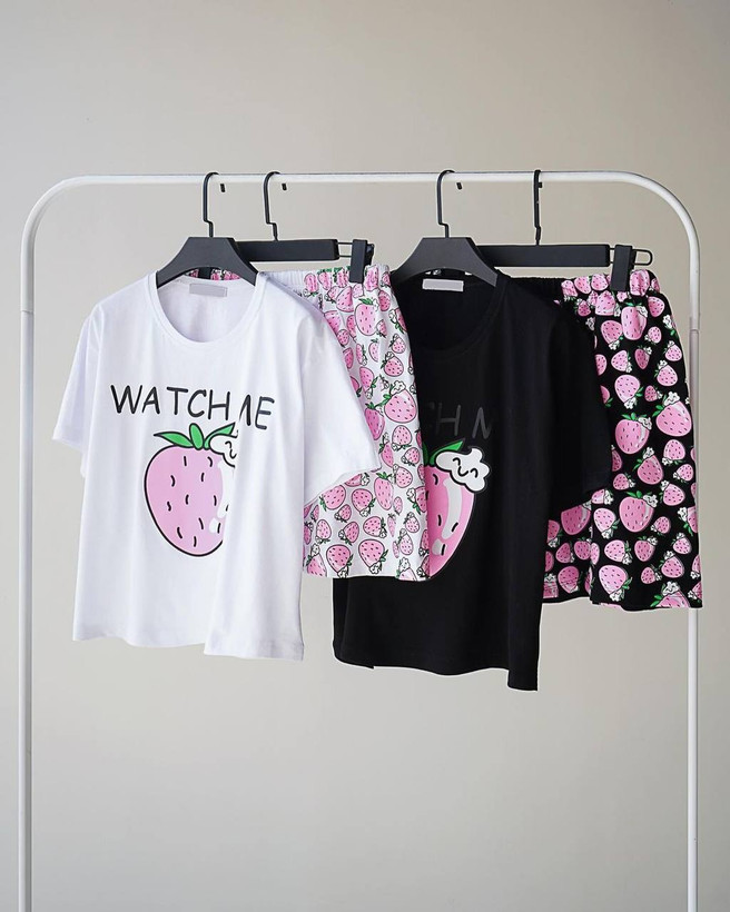 ست تیشرت شلوارک توت فرنگی پنبه درجه یک چاپی فری سایز ۳۶ تا ۵۵ تن شیک