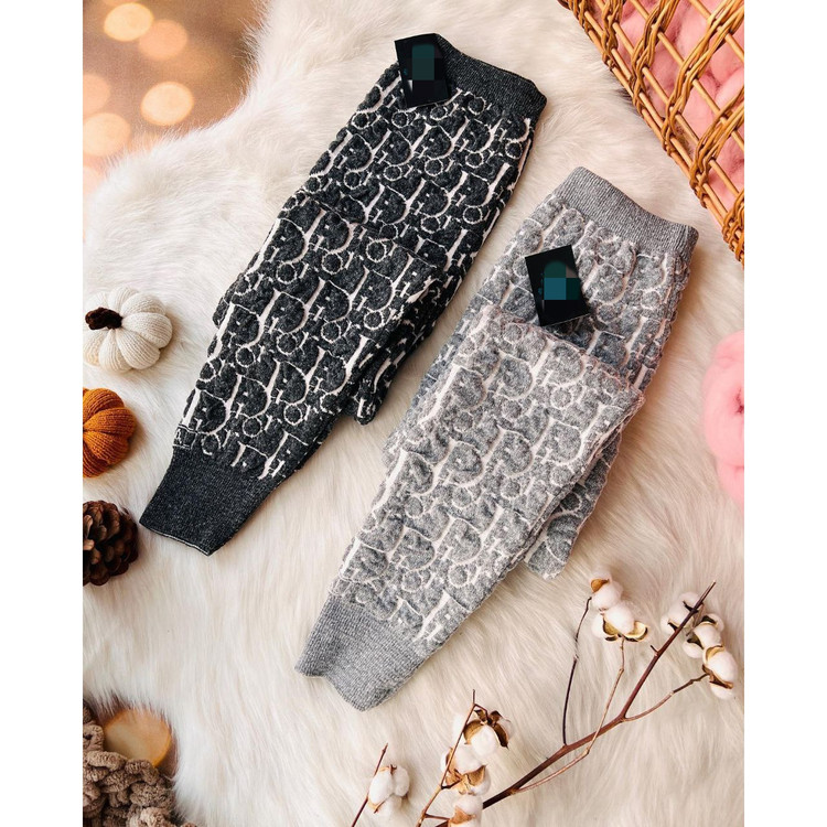 TOP شلوار بافت بافتنی طرح برجسته نخ اکریلیک قد ۹۵ تا ۱۰۰ فری سایز ۳۶ تا ۵۰ تن شیک