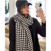 50129 شال آکرولیک بافت پیجازی قواره 70 در 190 نرم و لطیف تن شیک