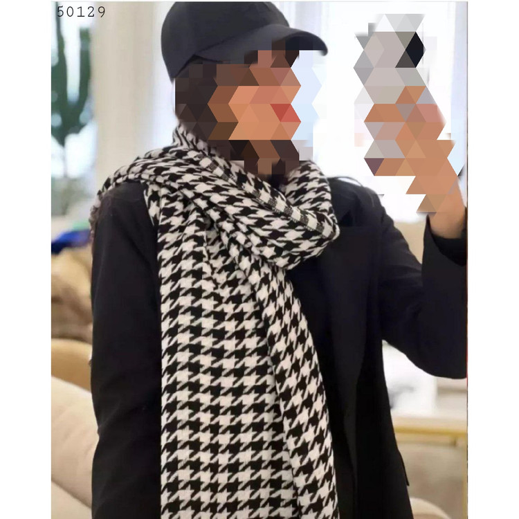 50129 شال آکرولیک بافت پیجازی قواره 70 در 190 نرم و لطیف تن شیک