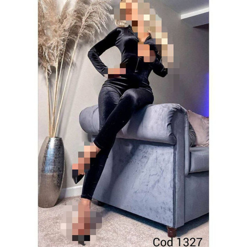 1327 سرهمی اورال اوورال مخمل زیپی قد ۱۴۰ فری سایز ۳۸ تا ۴۲ تن شیک