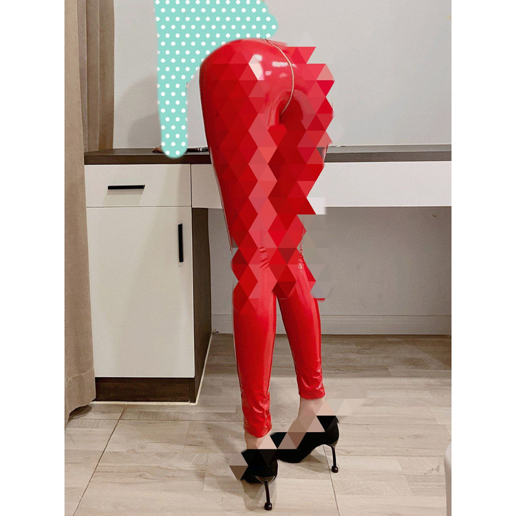 022 شلوار لگ لاتکس ترک براق کمر گنی پشت زیپ دار قد ۹۲ در ۲ سایزبندی تن شیک