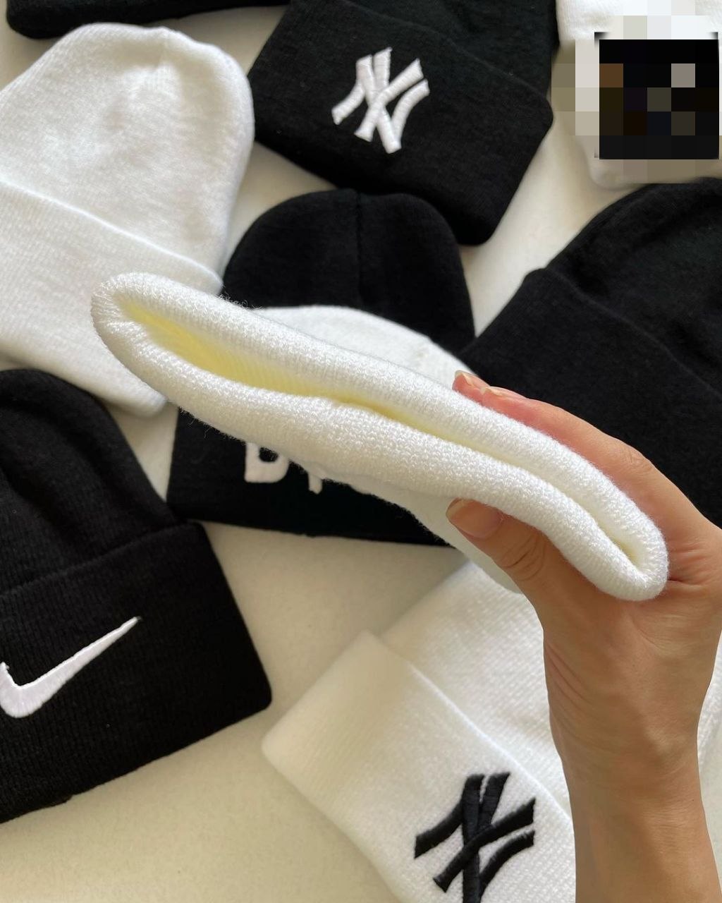 کلاه بافتنی نرم و عالی دو لایه در دو مدل نایک و مژه تن شیک