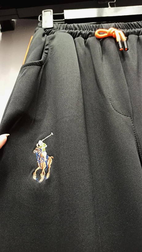 S ست سوییشرت شلوار پاییزه پلو polo جنس اویشو قد سویشرت حدودا 65 قد شلوار 110 فری سایز ۳۶ تا ۴۲ تن شیک ❌ارسال فقط بصورت تیپاکس یا پیک برای تهران است.لطفا هنگام ثبت سفارش گزینه تیپاکس یا پیک را انتخاب کنید❌