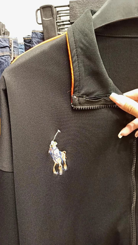 S ست سوییشرت شلوار پاییزه پلو polo جنس اویشو قد سویشرت حدودا 65 قد شلوار 110 فری سایز ۳۶ تا ۴۲ تن شیک ❌ارسال فقط بصورت تیپاکس یا پیک برای تهران است.لطفا هنگام ثبت سفارش گزینه تیپاکس یا پیک را انتخاب کنید❌